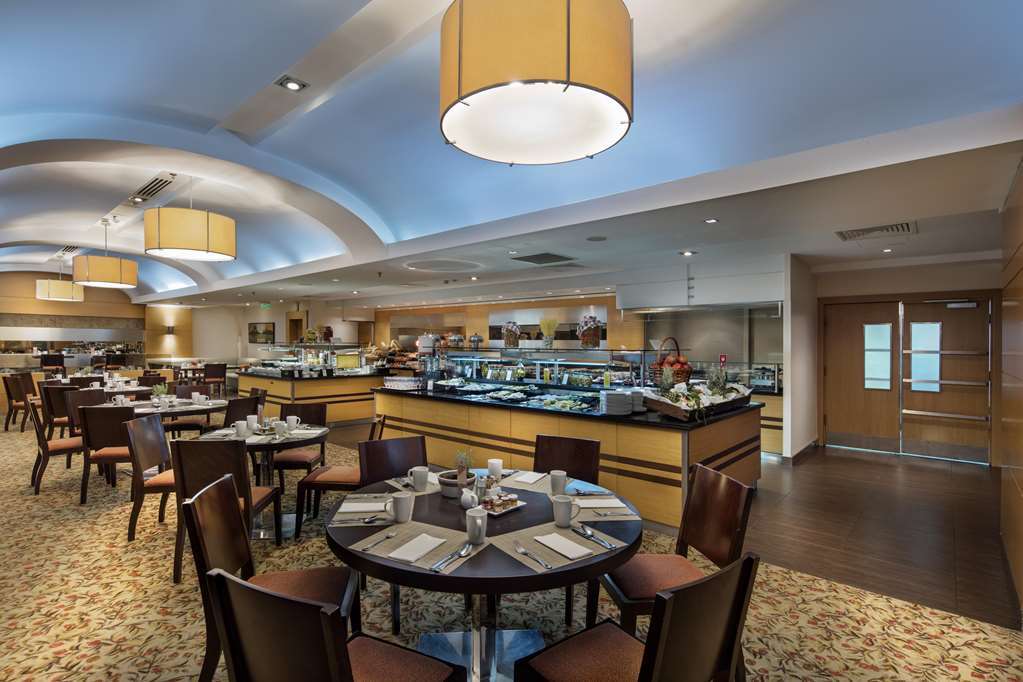 Hotel Hilton İzmir Restaurant photo